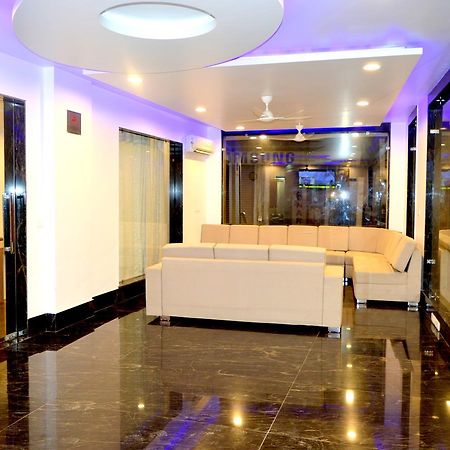 Hotel Taru Inn Газиабад Экстерьер фото